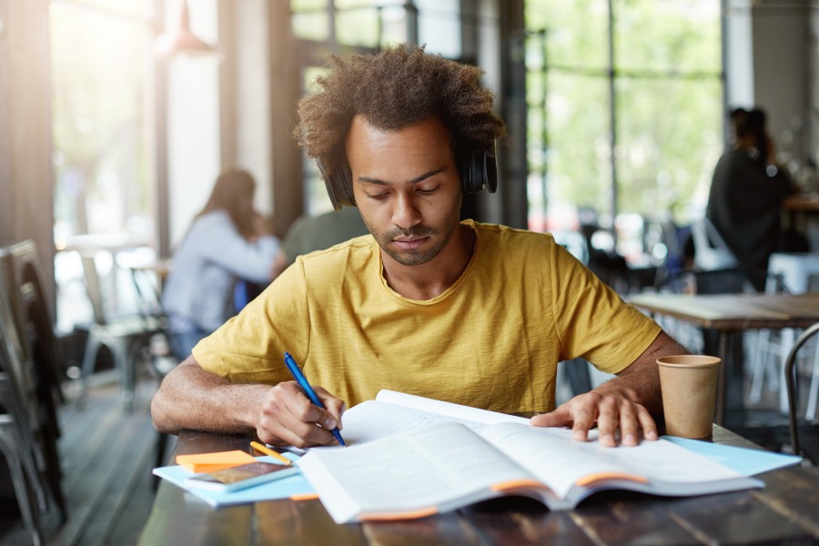 hacer tesis para conseguir empleo en peru
